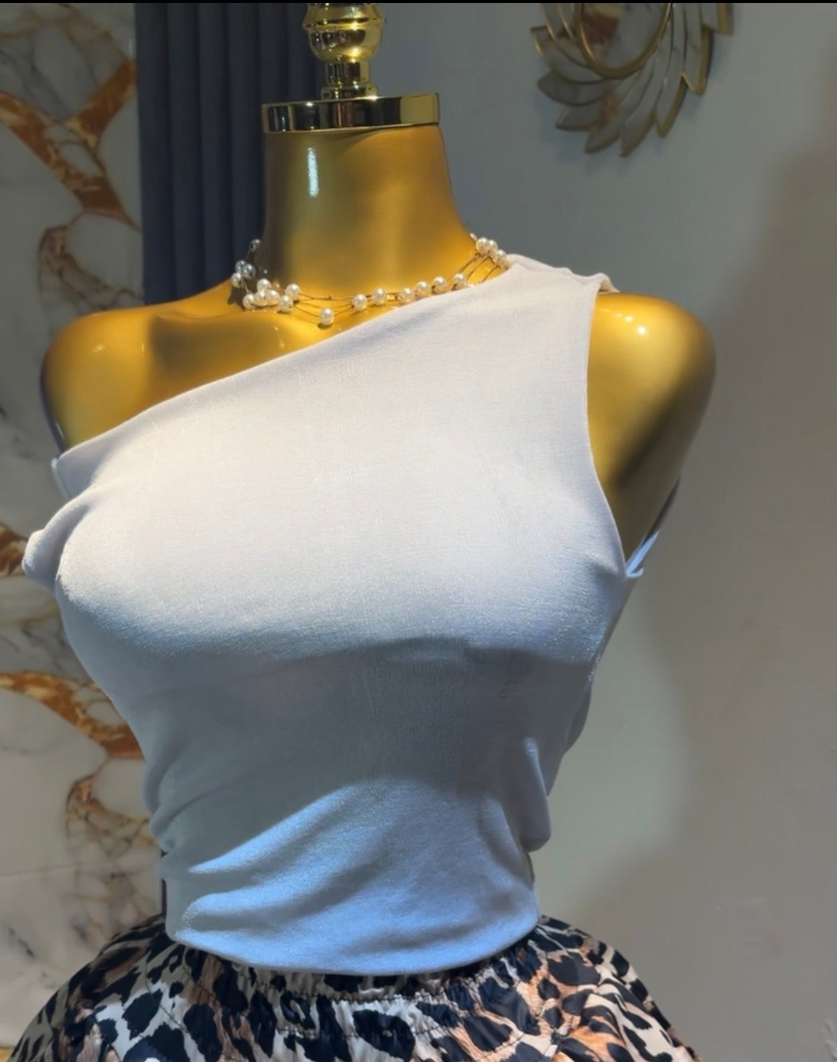 Asymmetric tops
