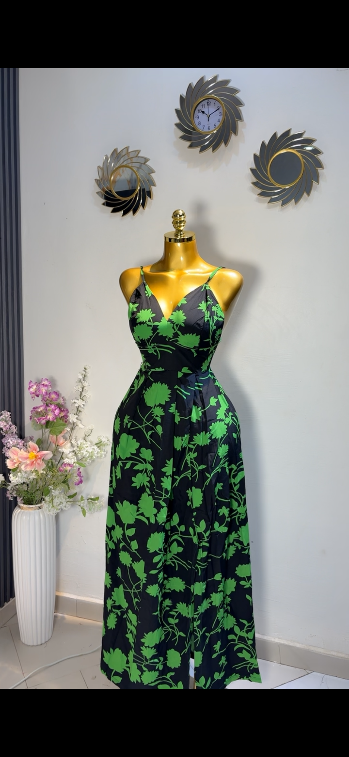 Backless dress
