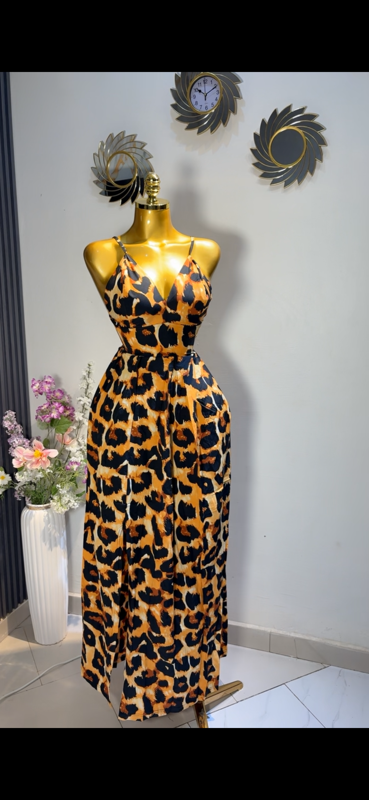 Backless dress