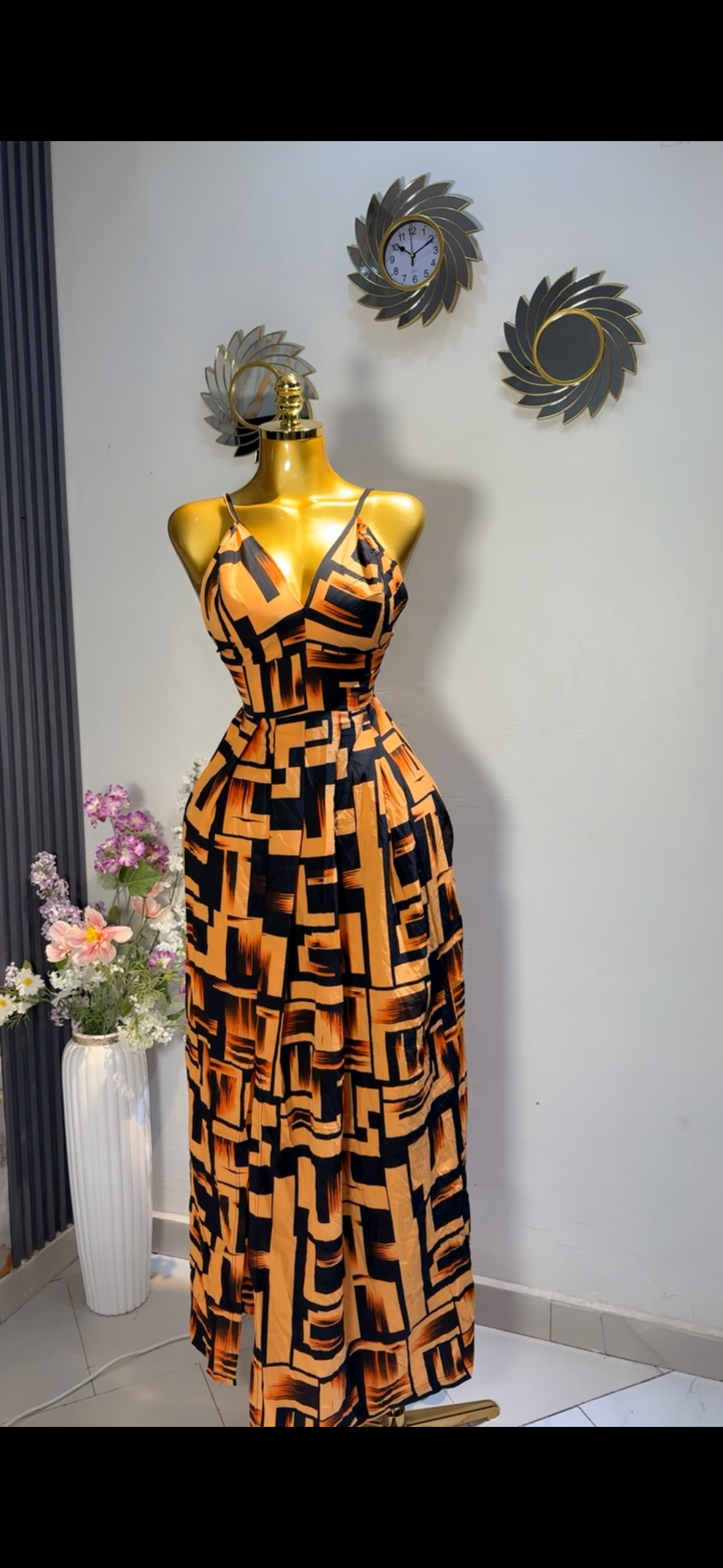 Backless dress