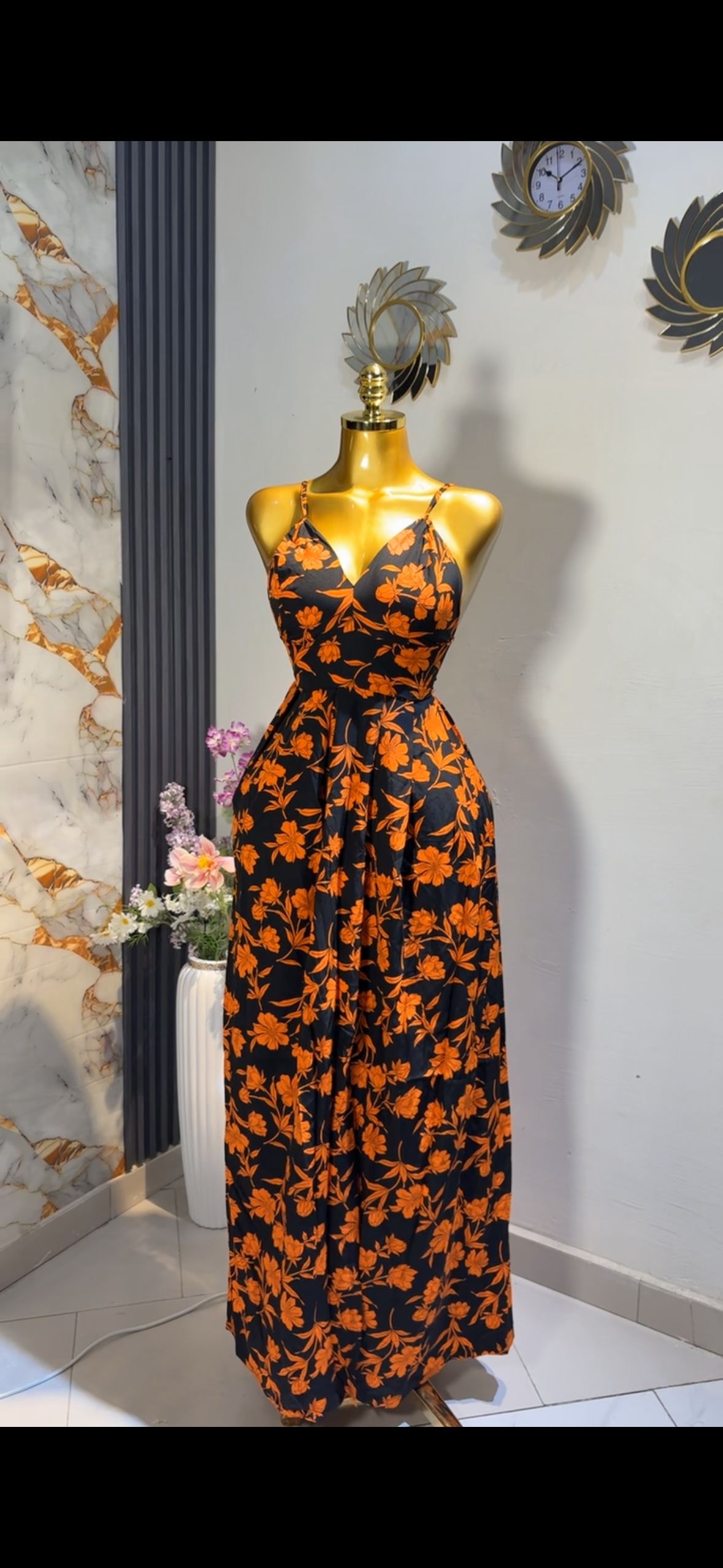 Backless dress
