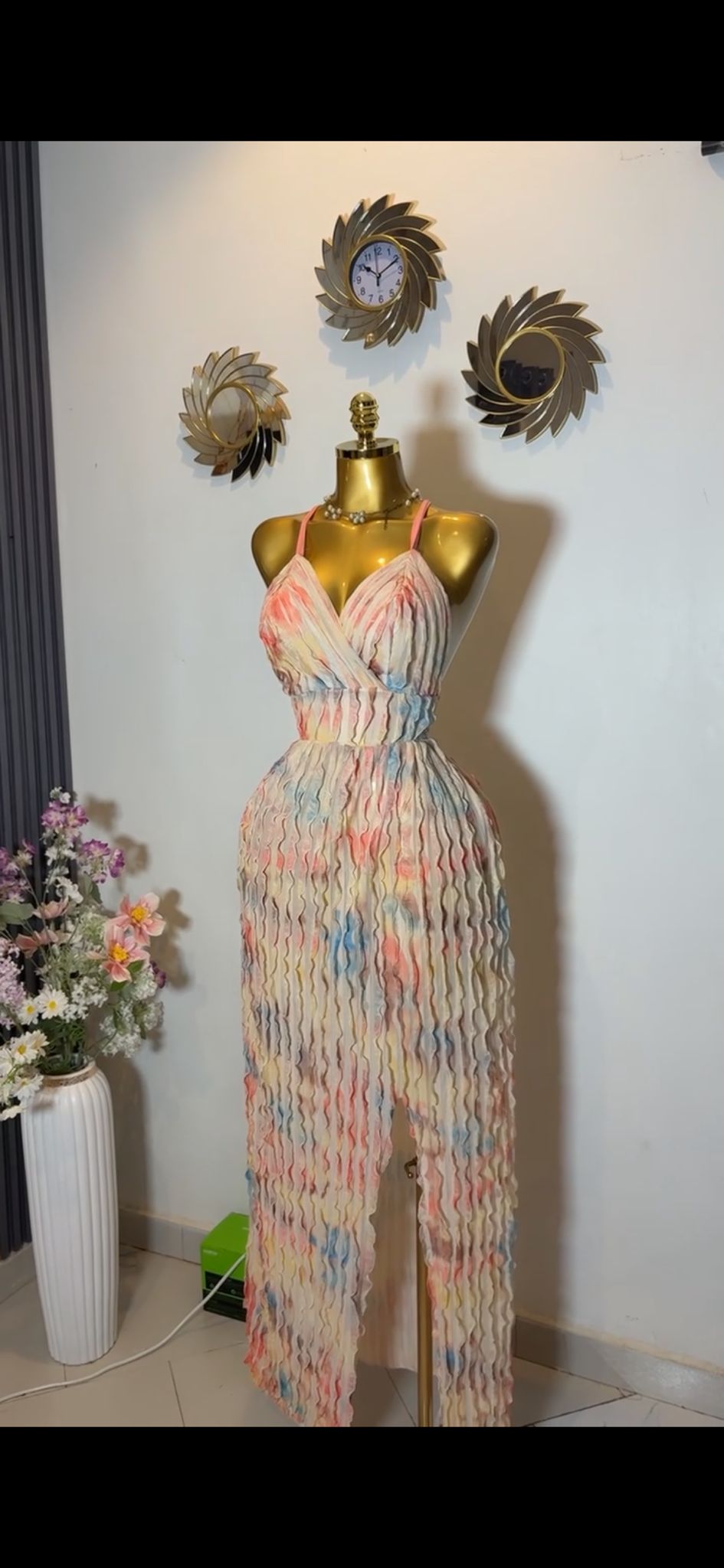 DRESS